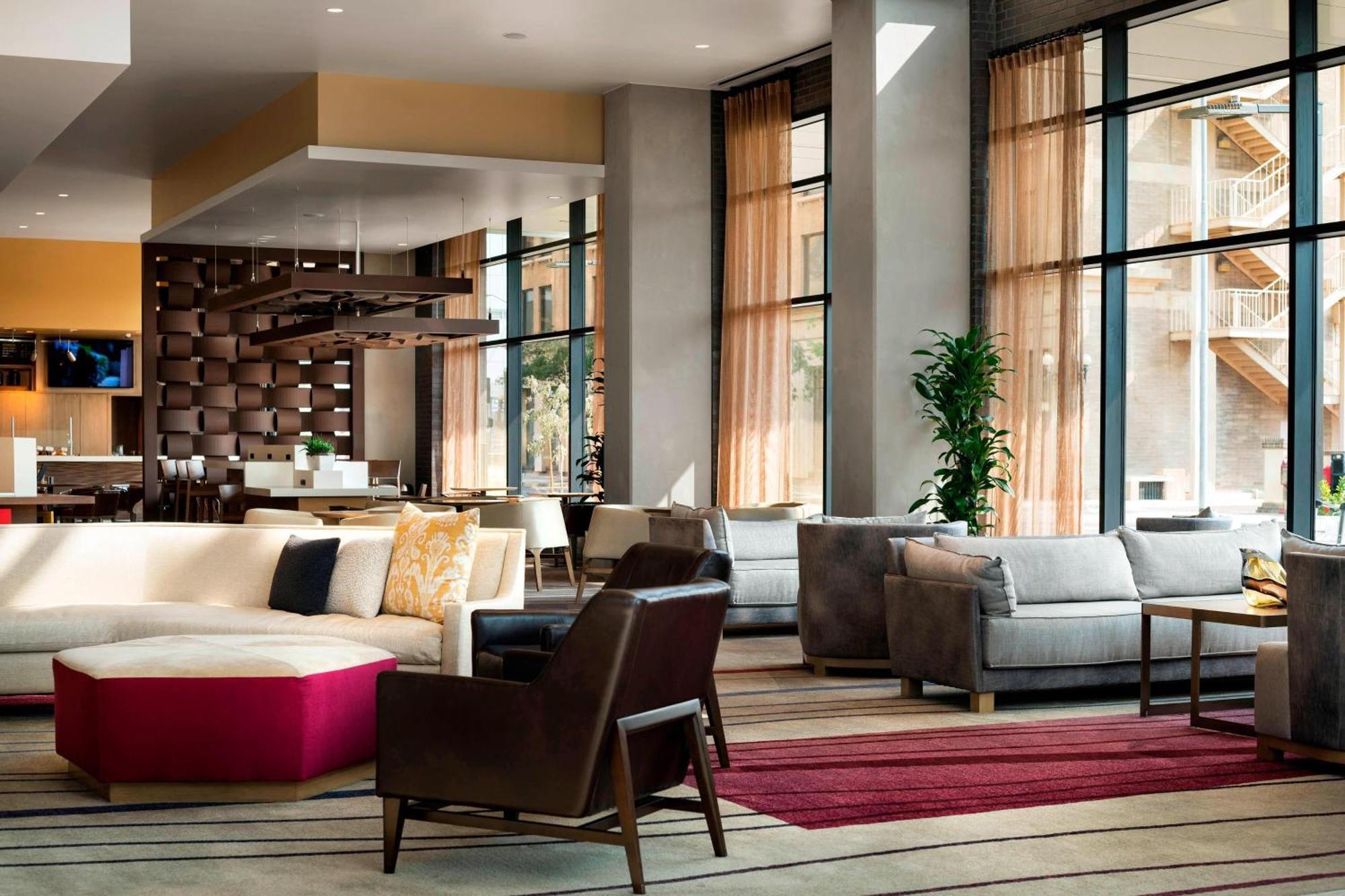 Courtyard By Marriott Phoenix Downtown Bagian luar foto