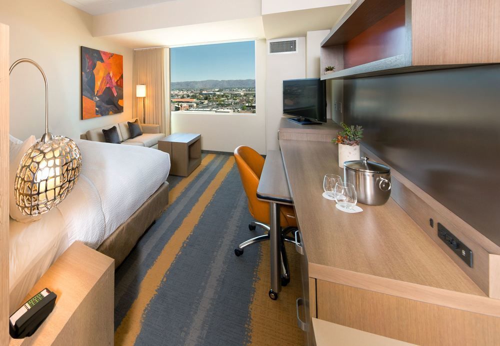 Courtyard By Marriott Phoenix Downtown Bagian luar foto