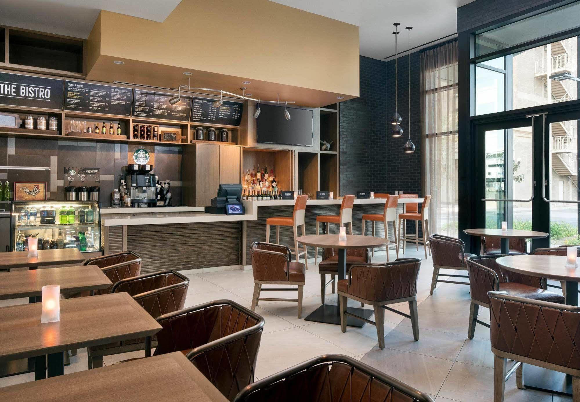 Courtyard By Marriott Phoenix Downtown Bagian luar foto