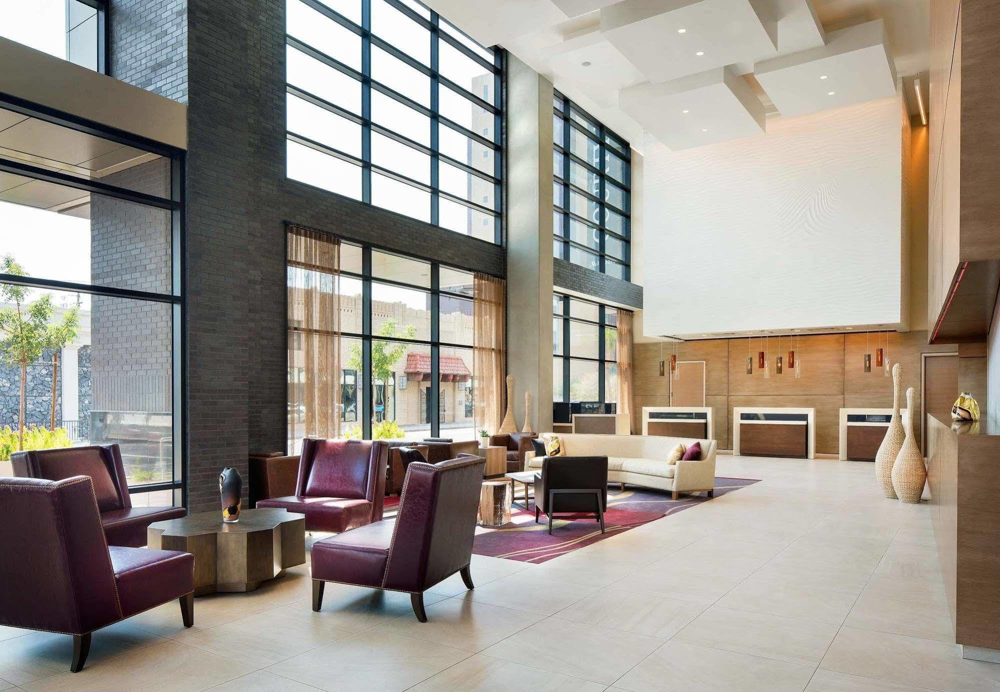 Courtyard By Marriott Phoenix Downtown Bagian luar foto