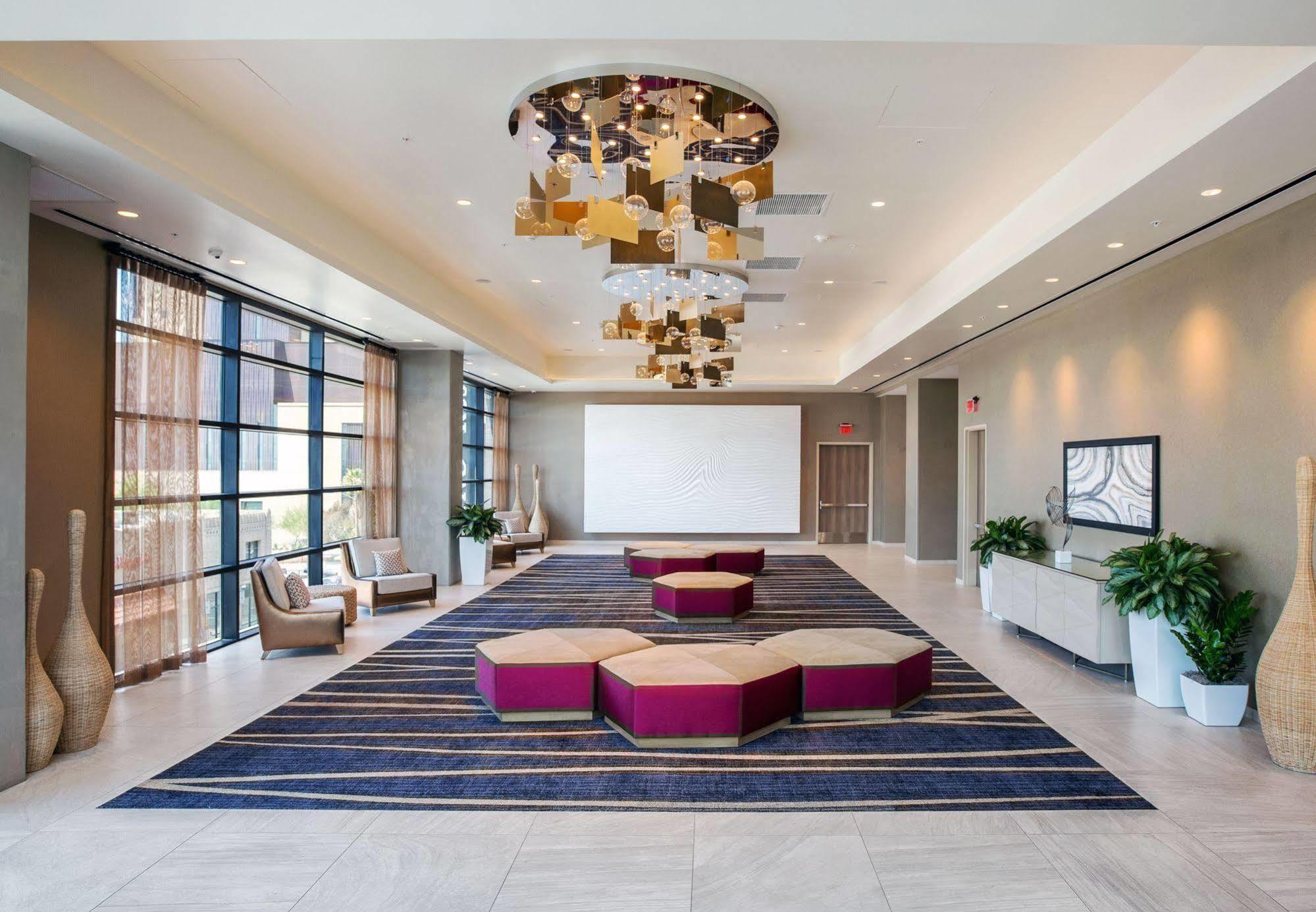 Courtyard By Marriott Phoenix Downtown Bagian luar foto