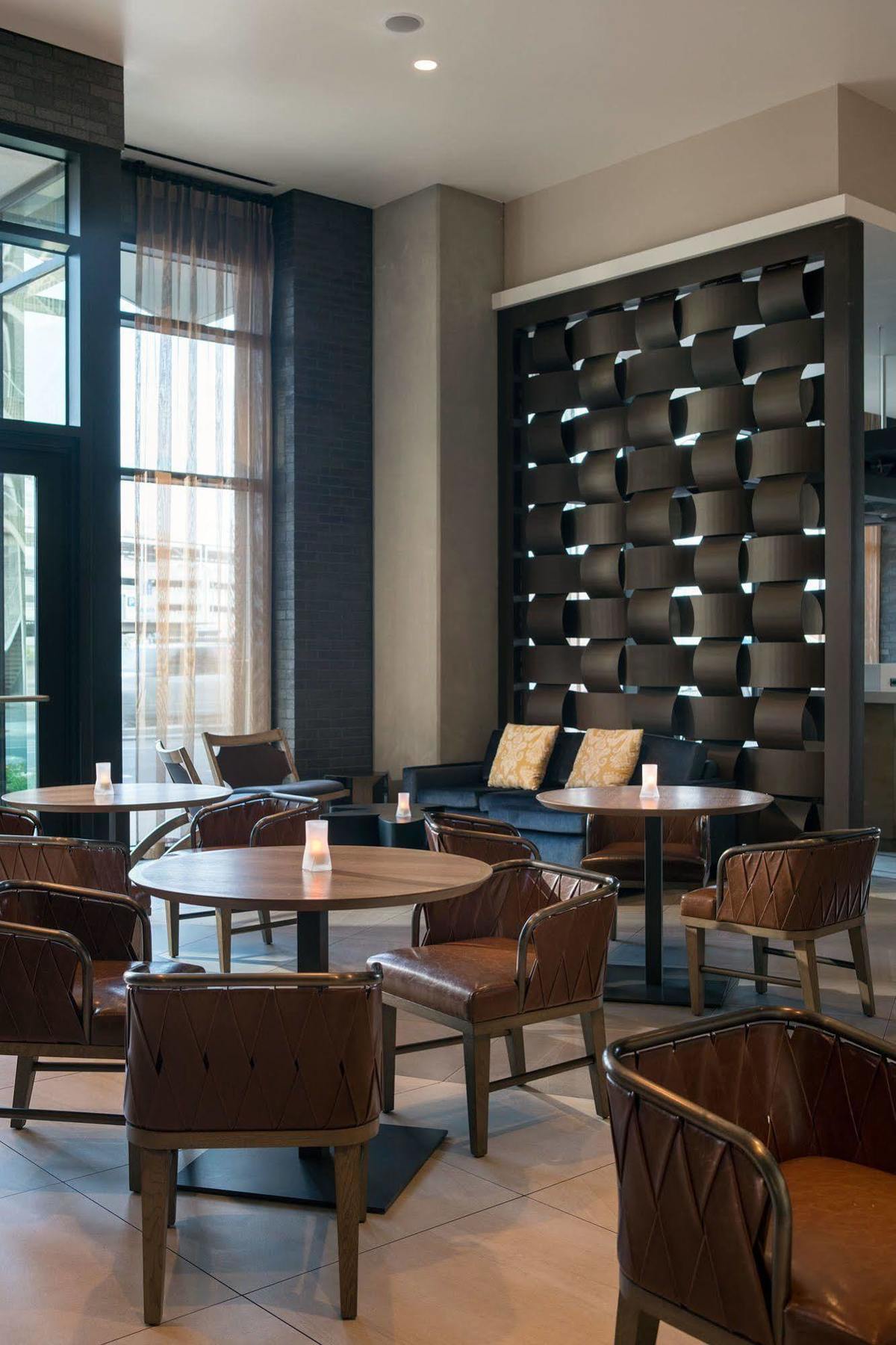 Courtyard By Marriott Phoenix Downtown Bagian luar foto