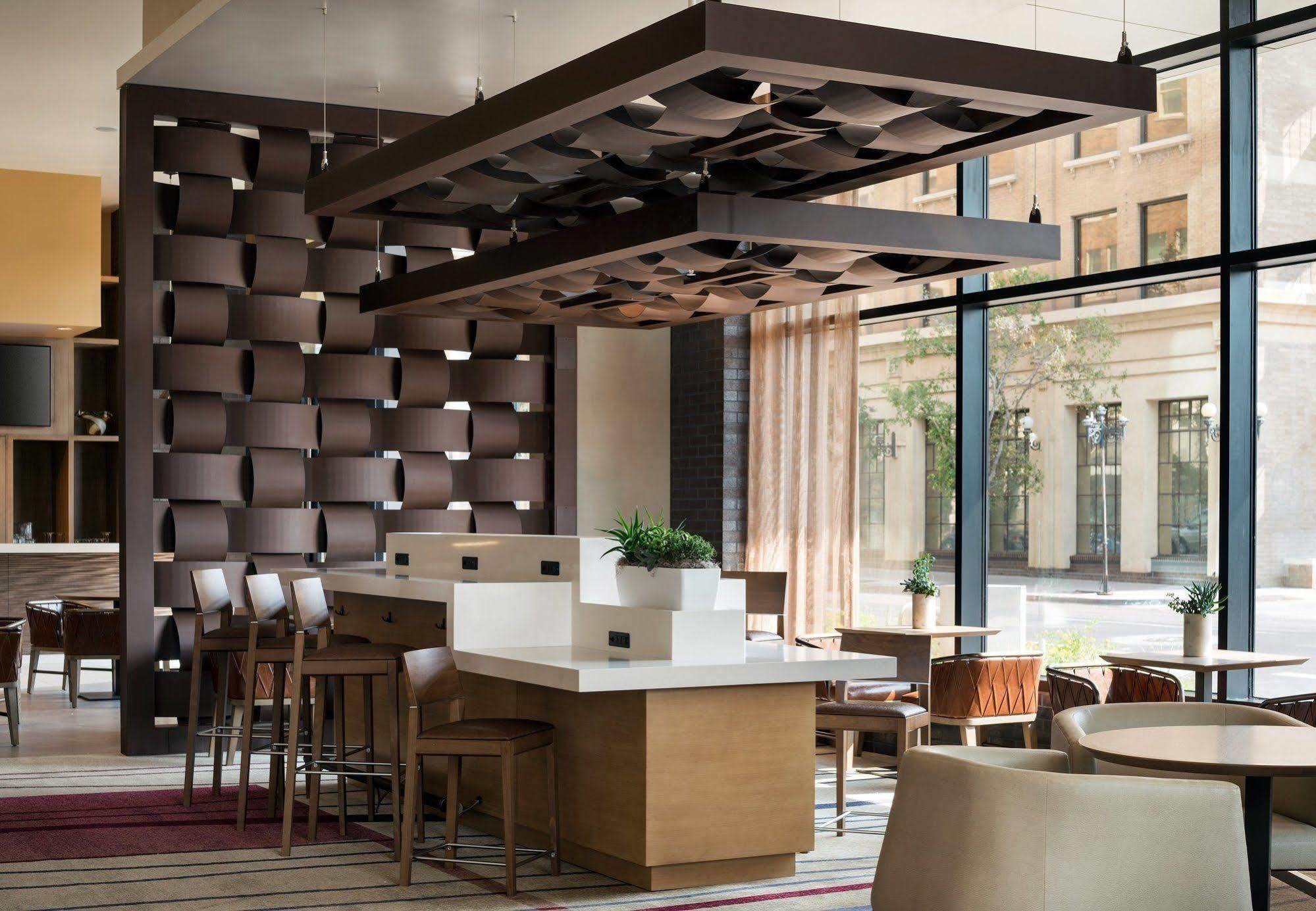 Courtyard By Marriott Phoenix Downtown Bagian luar foto