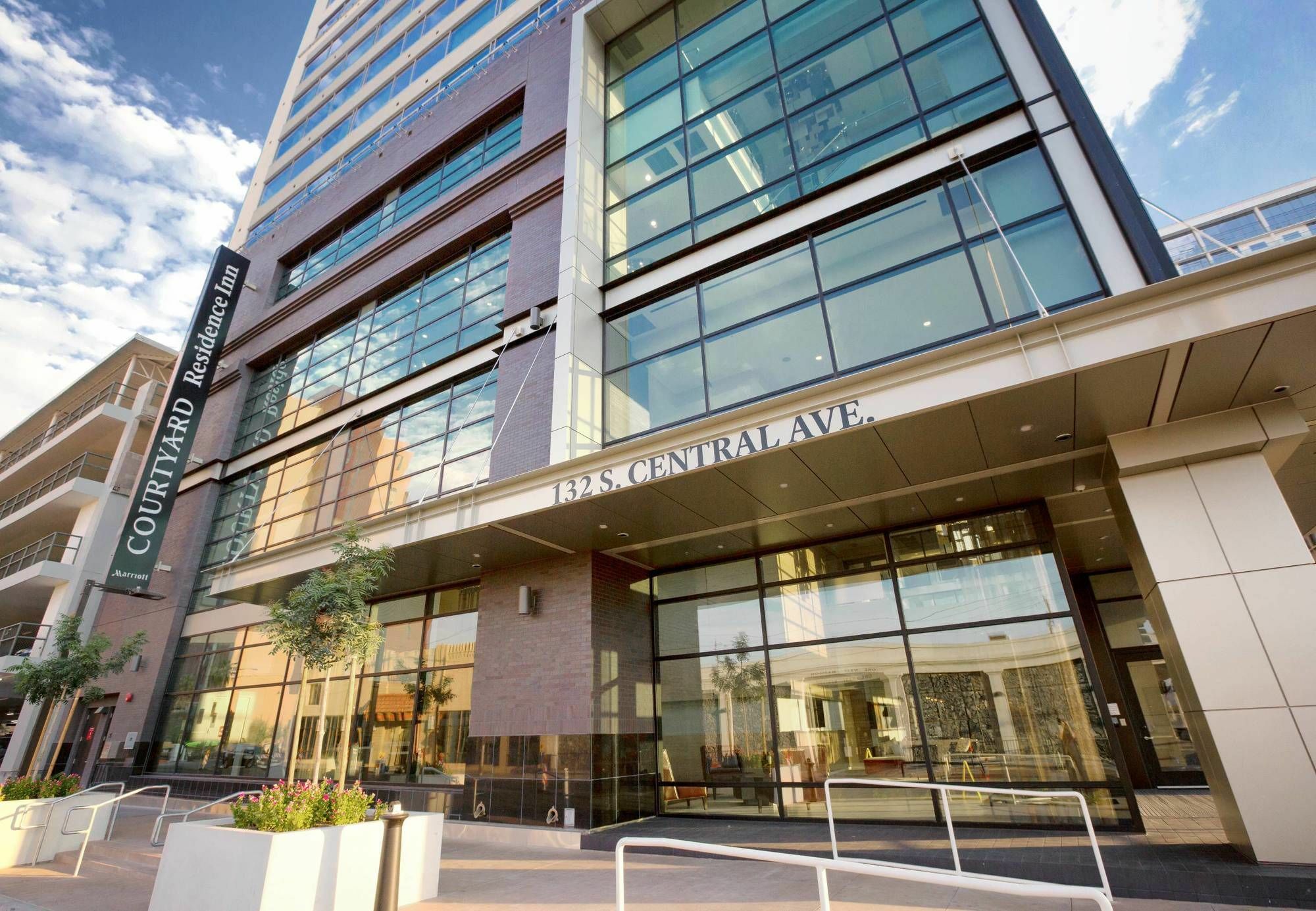 Courtyard By Marriott Phoenix Downtown Bagian luar foto